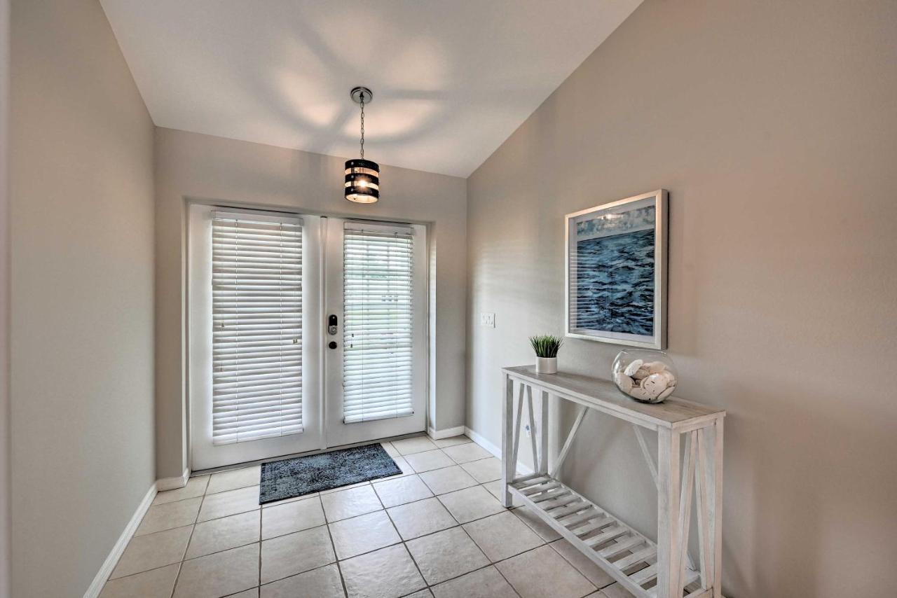 Pet-Friendly Escape With Dock And Kayaks In Cape Coral Villa Exteriör bild