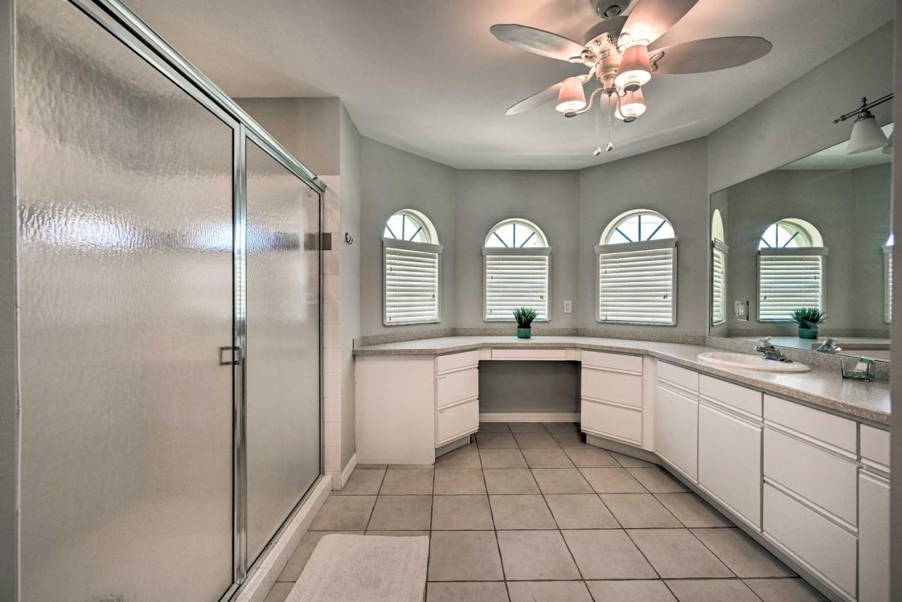 Pet-Friendly Escape With Dock And Kayaks In Cape Coral Villa Exteriör bild