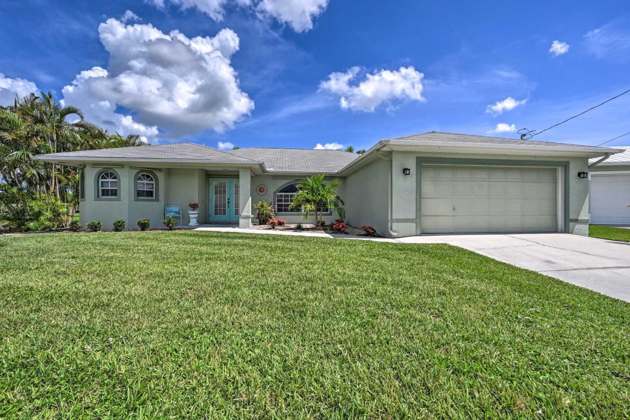 Pet-Friendly Escape With Dock And Kayaks In Cape Coral Villa Exteriör bild