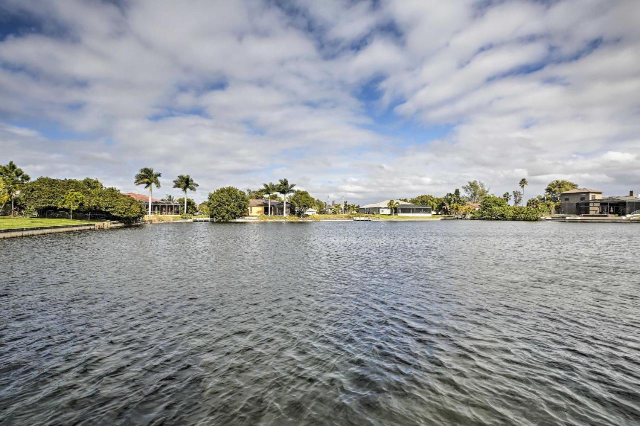 Pet-Friendly Escape With Dock And Kayaks In Cape Coral Villa Exteriör bild